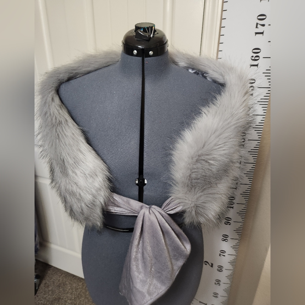Elegant Gray Faux Fur Stole